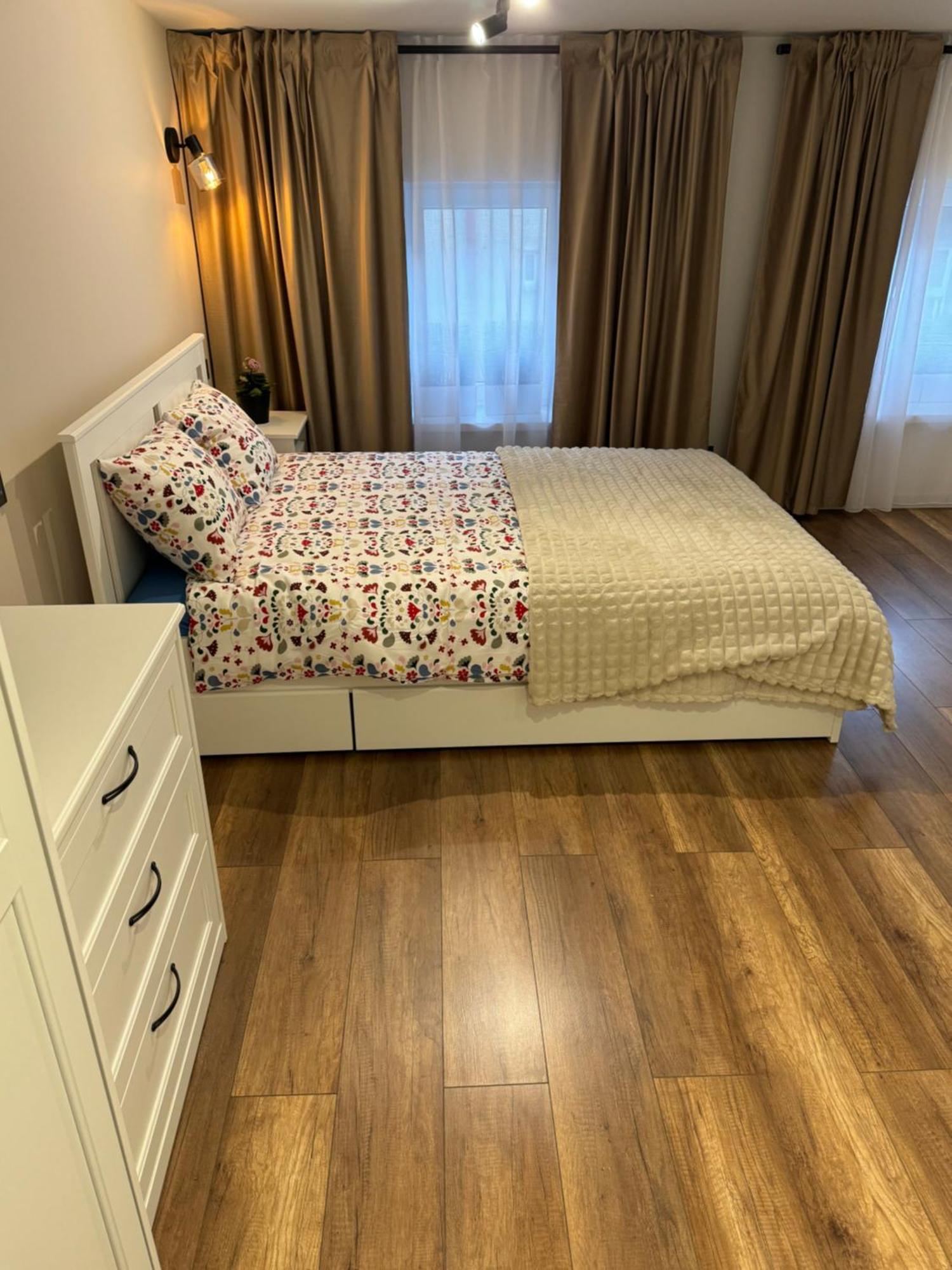 Gray Apartment 24H - Parking On The Street 卡托维兹 外观 照片